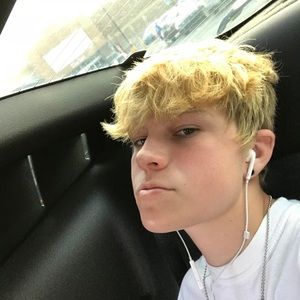 Meet your Posher, Lee